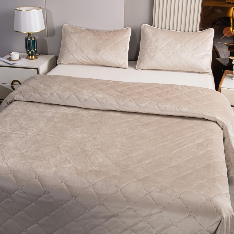 Велюровое покрывало ромб и две наволочки (Бежевый)